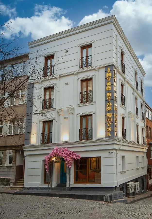 Interstar Hotel Istanbul 4*,